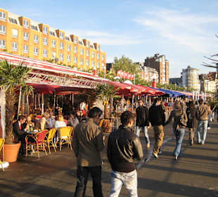 Sitzplätze sind bei gutem Wetter Mangelware