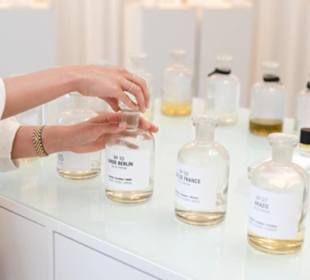 Frau Tonis Parfum - Scents for individualists