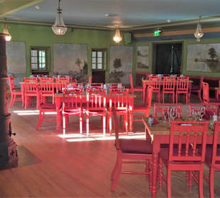 Im Tanzsaal des Gasthauses