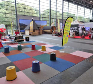 Rundgang über die Messe "HanseLife"