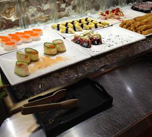 Makino - Auswahl an Sushi