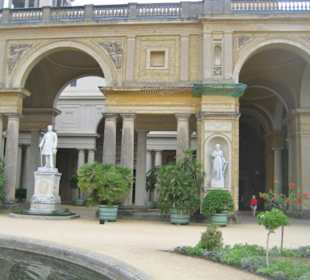 Atrium / Mittelbau / Schloss / Raffael-Saal