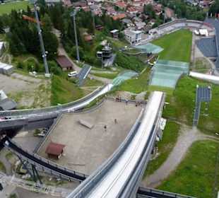Erdinger-Ski-Arena im Ort