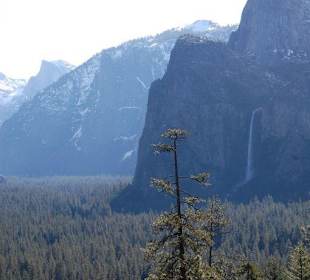 Blick auf den Bridalveil Fall