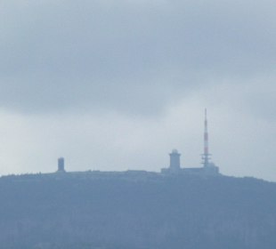 Blick vom Schloß zum Brocken