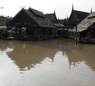 Floating Market