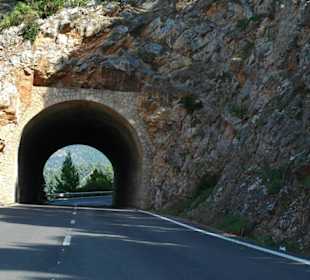 Tunnel auf der Strasse