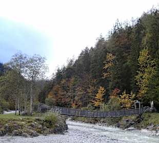 Auf dem idyllischen Weg zu Vorderkaserklamm