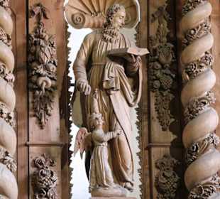 Altar Detail
