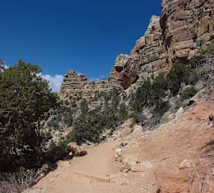 Вниз по тропе на дно Гранд Каньона