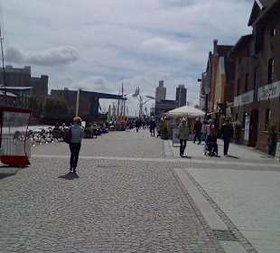 Flaniermeile am Hafen