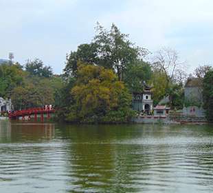 Hoan Kiem See in Hanoi