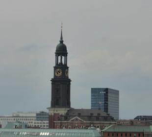 Ausblick von der Plaza der Elbhilharmonie