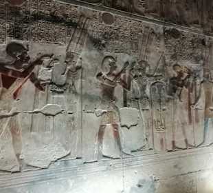 Ramsis II mit Osiris 