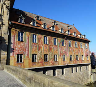 Rathaus mit Fresken der Fassade