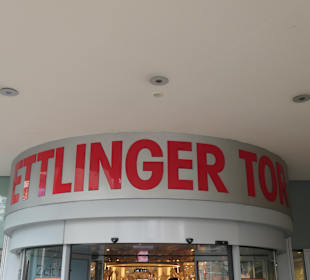 Zugang zum Einkaufszentrum Ettlinger Tor