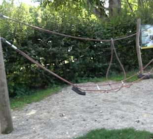 Schaukelweg an der Donau