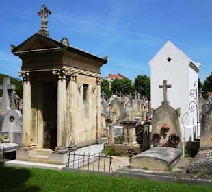 Rundgang über den Friedhof Saint-Pierre