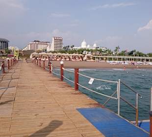 Strand Lara