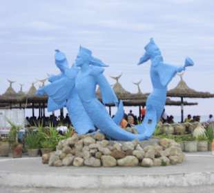 Statur vor der Kasbah