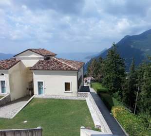 Am Eingang gibt's ein kleines Bistro