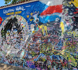 Die ganze Wand