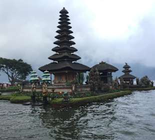 Pura Ulun Danu Bratan See