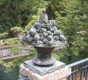 Más figuras en el jardin