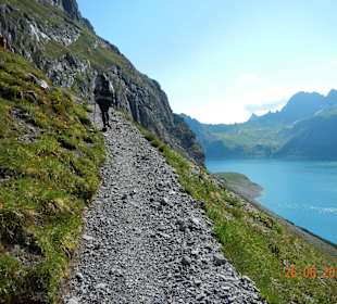 Wejście na Totalp -Hutte