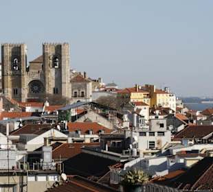 Blick vom "Elevador de Santa Justa" auf Lissabon