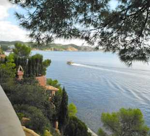 Ausblick von der Straße Cala Fornells