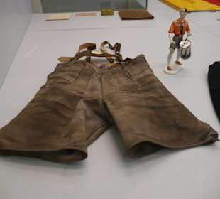 Lederhose für Hitlerjungen, da für Knaben