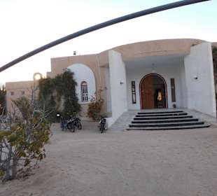 Sonnenuntergangsritt auf Kamelen