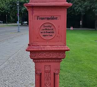 Historischer Postkasten bei Schloss Bellevue
