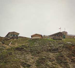 Auffahrt zum GG Blick hoch Edelweishöhe