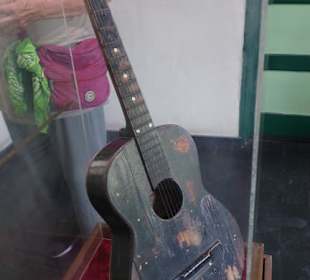 Erste Gitarre von Bob Marley