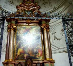 Viele Altare seitlich