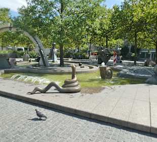 Der Paradiesbrunnen auf der Dr.-Max-Grundig-Anlage