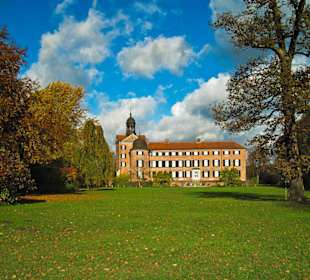 Парк Замка Ойтин. Золотая осень.