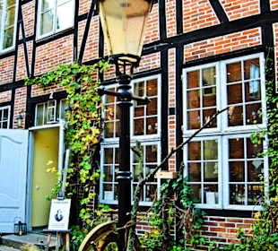 Уголок старого города.