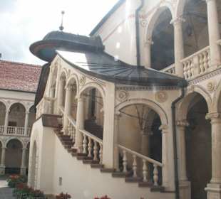 Schody na dziedzińcu