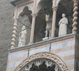 Particolare della facciata di Santa Maria Maggiore