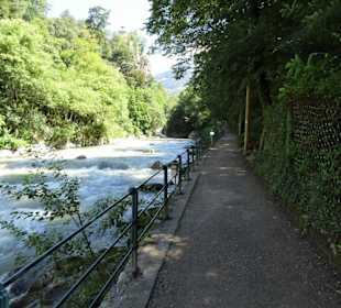 Spaziergang auf der Meraner Sommerpromenade