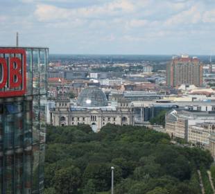 Blick vom Kollhoff Tower