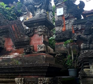 Puri Saren Agung