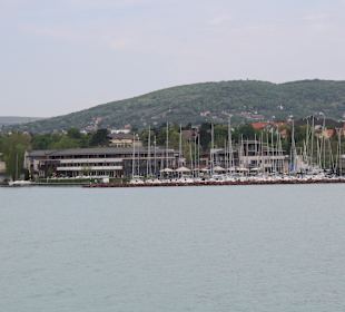 Rundfahrtsschiff- Blick zurück nach Ballatonfüred