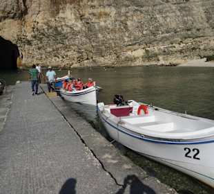 Mit den Holzbooten geht es los