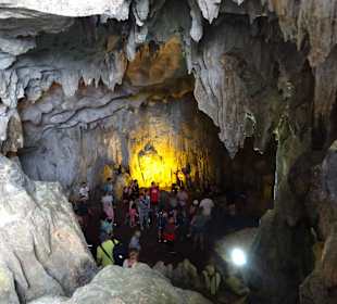 Verschieden Steinformationen in der Höhle