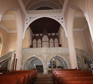 Blick zur Orgelempore