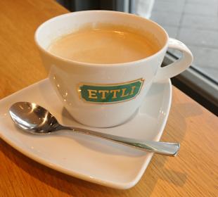 Zur Kaffeepause beim Café Hatz am Markt